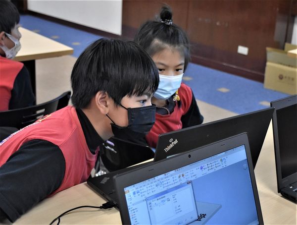 平等國小STEAM培力體驗營，活用科技知識，打造AI無法取代的能力！
