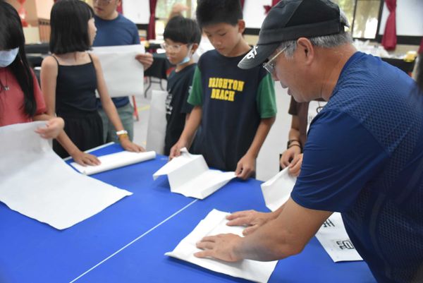 平等書法小學堂-摺宣紙、蓋印
